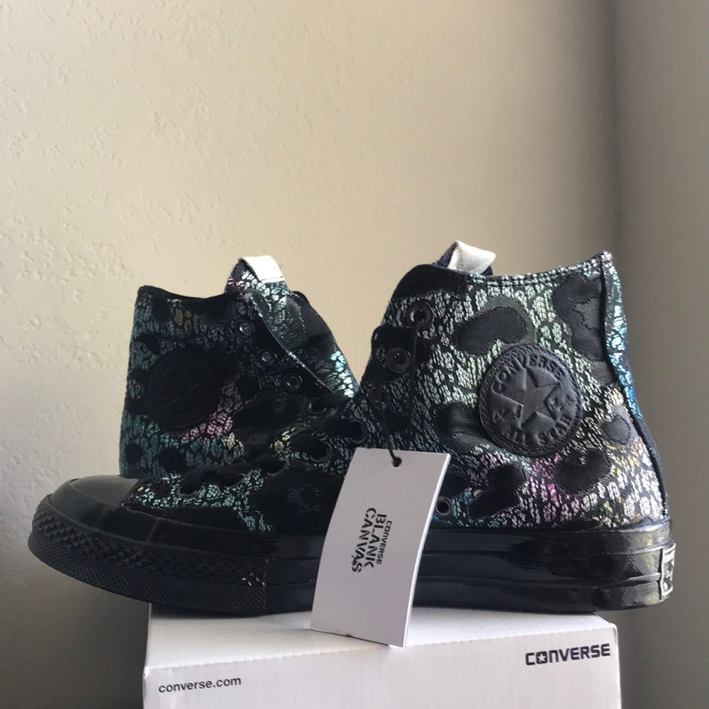 CONVERSE CHUCK TAYLOR WOMENS HI TOPS SHOES - Picture 2 of 8